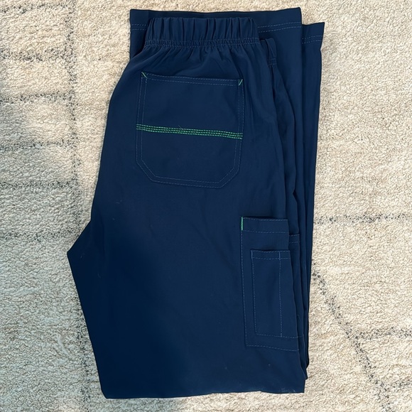 Carhartt scrub set size M - Picture 2 of 3